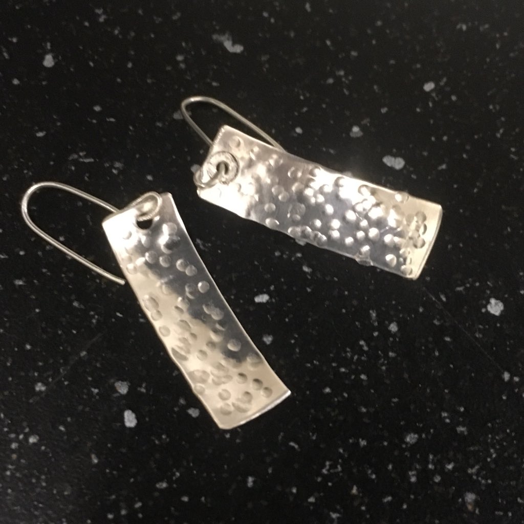 firedupnorthst1's tweet image. Our very first workshop in our new studio base. Full day workshops with Karen of Redcurrant Glass Silver Jewellery Making. The next sessions will be 29th Sept, 21st Oct &amp;amp; 19th Nov £85 #silverworkshop #adultlearning #workshops #getcreative #firedupnorthstudios