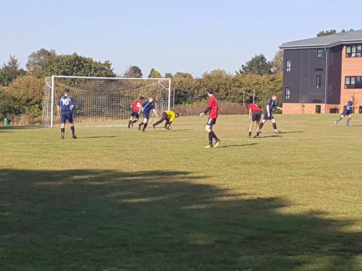 Half time in yr 11 football at Bohunt. Frogmore leading 2 nil. Great first half