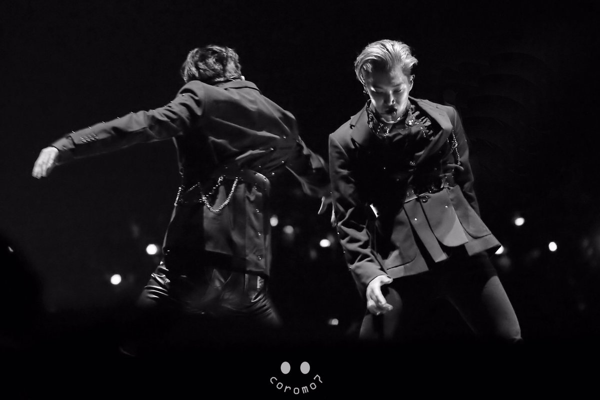ChenNoha's tweet photo. #EXOL let's buckle up!
For Billboared Social 50 
500Rts
500Replies.
Tag 
@weareoneEXO 
Put the hashtag #EXO⁠ ⁠⁠ ⁠ #weareoneExo⁠ ⁠ 
@B_hundred_Hyun   @layzhang
@_PowerOfEXOLs 
 let's go 😍😍💪🏻
#SuperKai_Trailer https://t.co/Q0NDA8KgZC https://t.co/0RQ3e42AwY