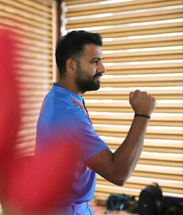 rajeshgudivada9's tweet photo. #12YearsOfHitmanInT20IMost 100 partnership involvement in t20i among Indians

Rohit 9
Kohli 6
Dhawan 4
#12YearsOfHitmanInT20I
Cr. - @imadianuj https://t.co/2Ex0ni6amx