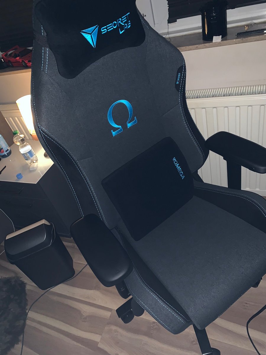 Wäre was für @blackcloudr6s, der hält einiges aus.

#Secretlab