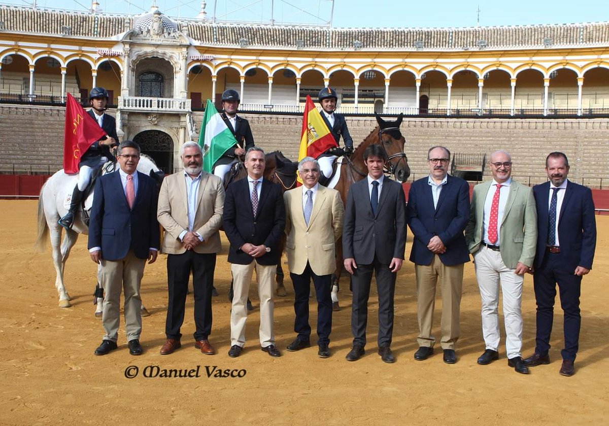 ParqueAlamillo's tweet photo. ARRANCA LA GRAN SEMANA ANGLO-ÁRABE 2019 CON LA PRESENTACIÓN A LOS MEDIOS DE COMUNICACIÓN EN LA REAL MAESTRANZA DE CABALLERIA DE SEVILLA
#gransemanaangloarabe #aeccaa #realmaestranza
Entrada gratuita
@aeccaa @Europarl_ES @IMDSevilla @FomentoAND https://t.co/YAwyNfOq5Z