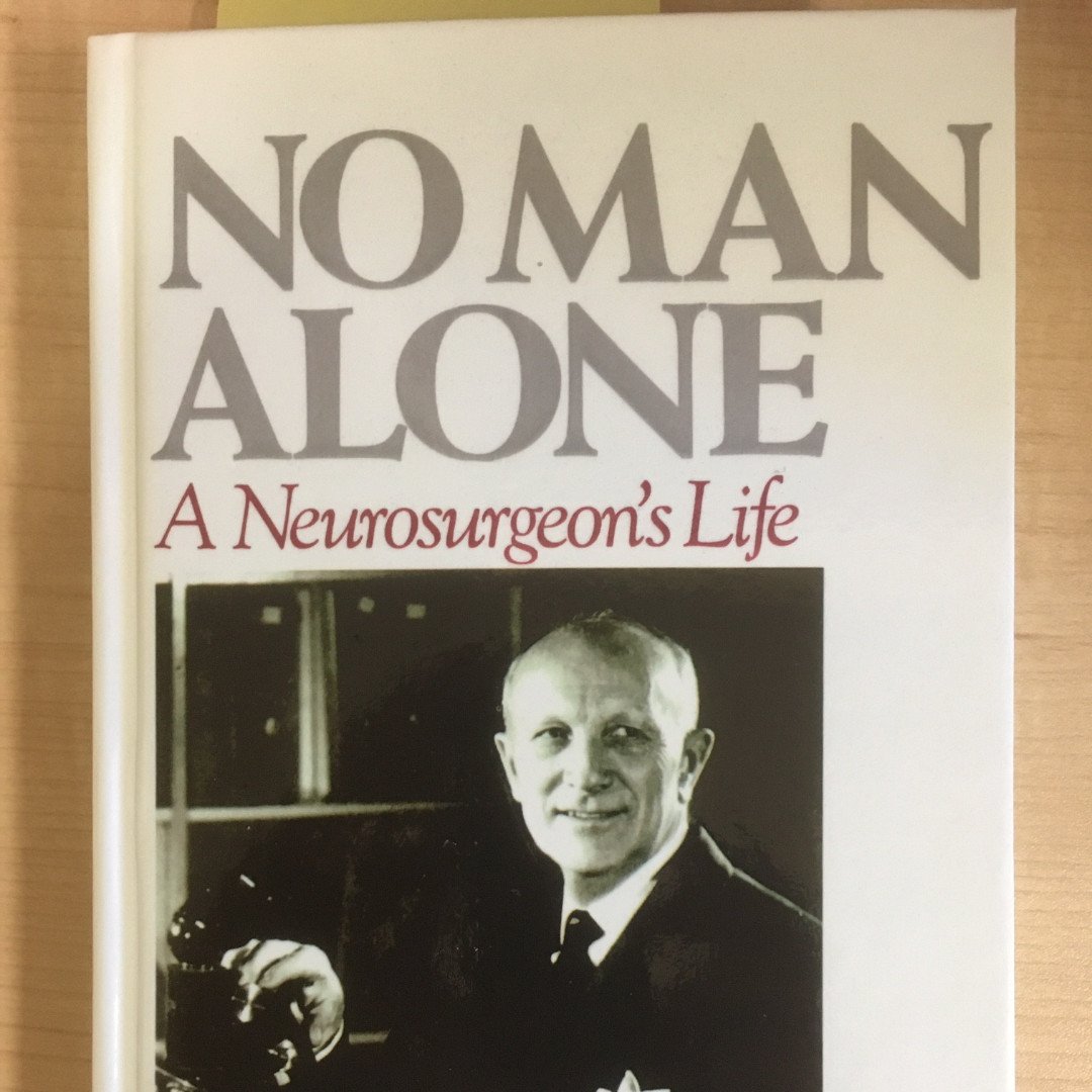 TheNeuro_MNI's tweet image. Pour la journée #JeLisLaScience, nous vous recommandons le livre « No Man Alone » de notre fondateur, le Dr Wilder Penfield. Il y décrit ses recherches, sa vie et ses plus grandes découvertes dans le domaine de la neurochirurgie. #ScienceLiteracyWeek