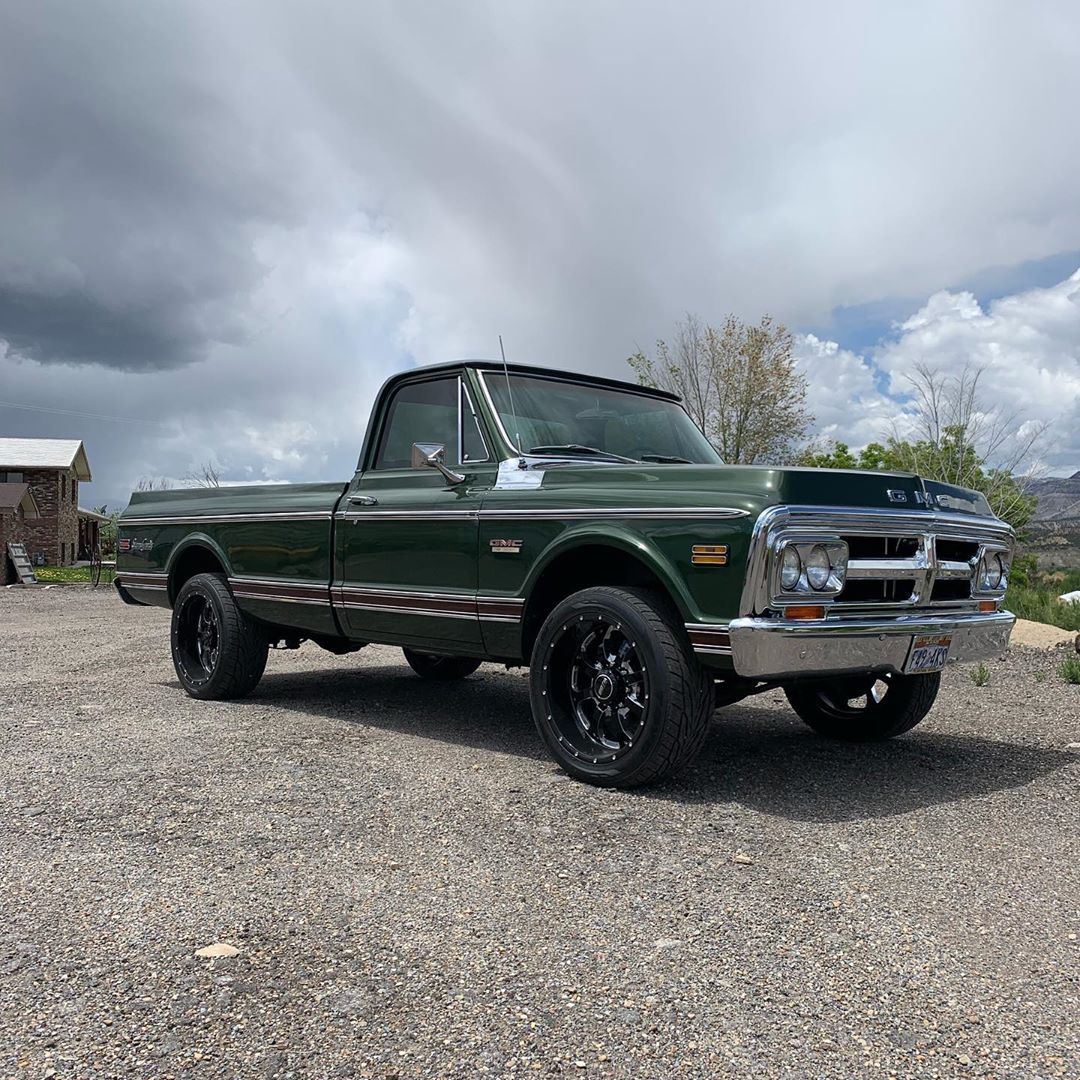 Who knew offroad wheels would look so good on a classic truck?!
1972 GMC Sierra Grande on our Novakane Wheels. @cmarasco921