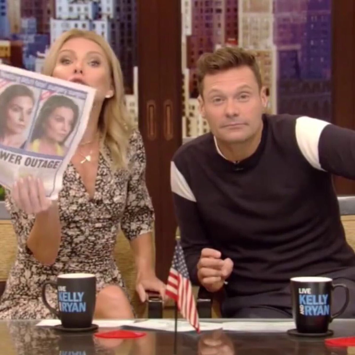 MelkorkaLicea's tweet photo. When @LiveKellyRyan talk about your story for a full five minutes. https://t.co/0t4h2NltEm