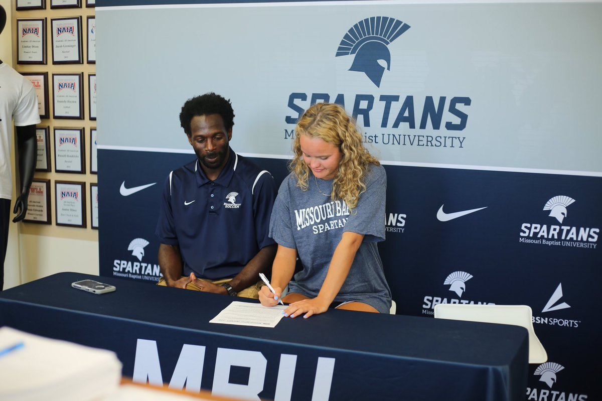 Congratulations to @h_haudrich on signing with Missouri Baptist University to continue her academic and athletic career. Well deserved and proud of the hard work you put in to play at the next level⚽️ <a href="/mbuwsoccer/">Missouri Baptist Women's Soccer</a> <a href="/GibaultSports/">GibaultSports</a> <a href="/GibaultCatholic/">Gibault</a>