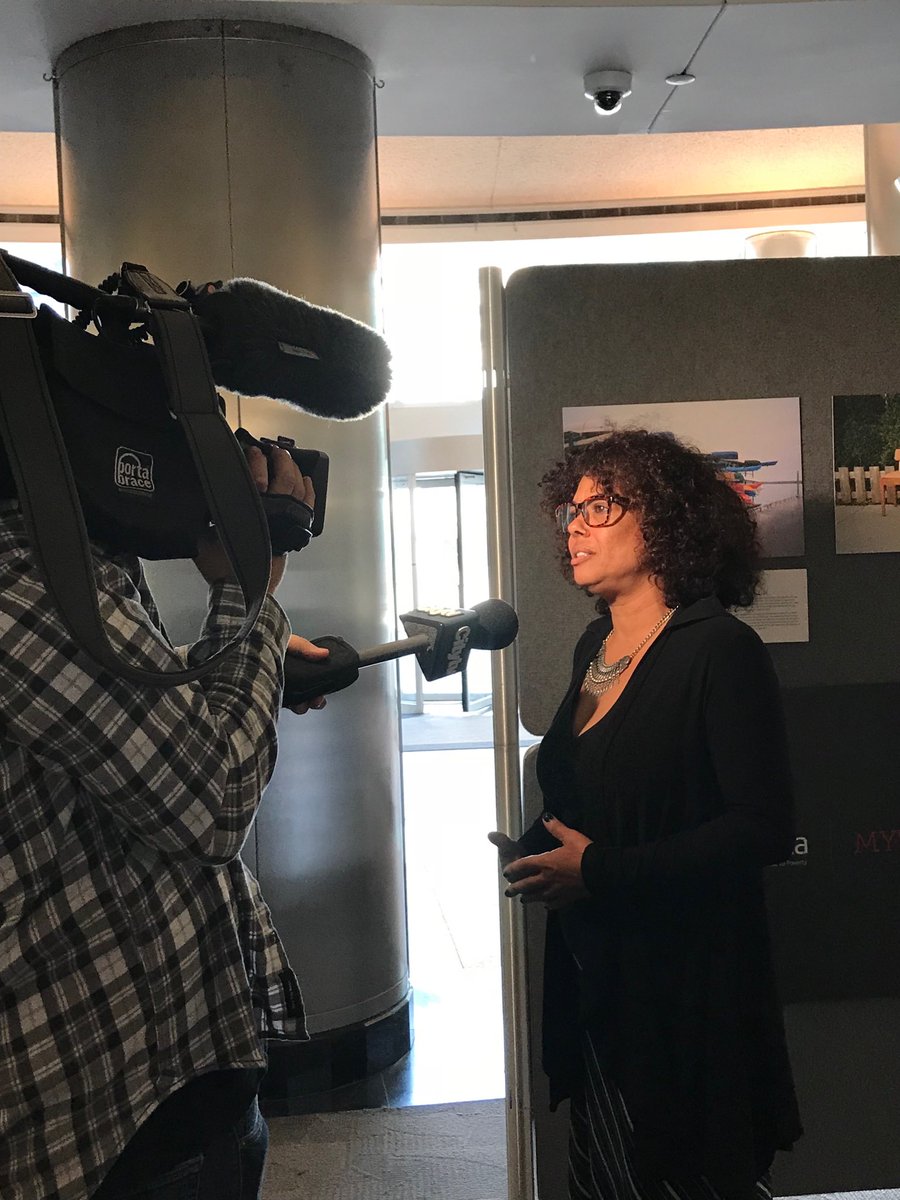 MYTORONTOPHOTOS's tweet photo. Barb is popular today. @CityNews is here now interviewing her about her People’s Choice Award photo. #mytoronto2019 https://t.co/8oEo6RSgEZ
