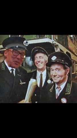 Really having a fun time supporting ULHT Bus ,spreading the great benefits working for our Trust😀<a href="/Mcintosh7Wayne/">Wayne Mcintosh</a> <a href="/mrayson/">Martin Rayson</a> <a href="/MorganCEO/">Andrew Morgan</a> <a href="/boroshaz/">#hellomynameisSharon</a> <a href="/SarahJOtter/">Sarah Otter-Thompson</a> <a href="/ULHT_News/">NHS United Lincs</a>