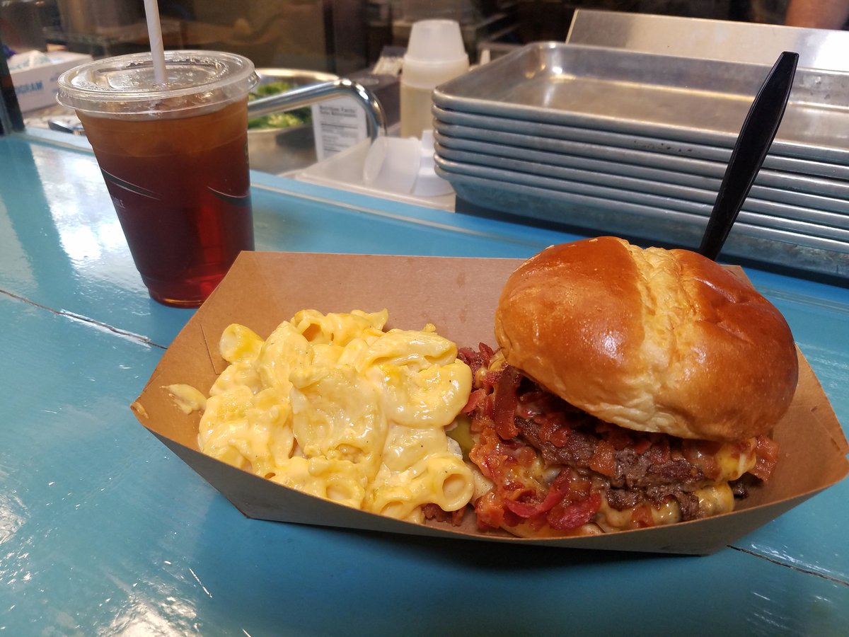 <a href="/CaraDMc/">Cara McLeod</a> It's national burger day! 
<a href="/iyla_kitchen/">Iyla's Kitchen</a> <a href="/MorganStFoodhll/">Morgan Street Food Hall</a>
