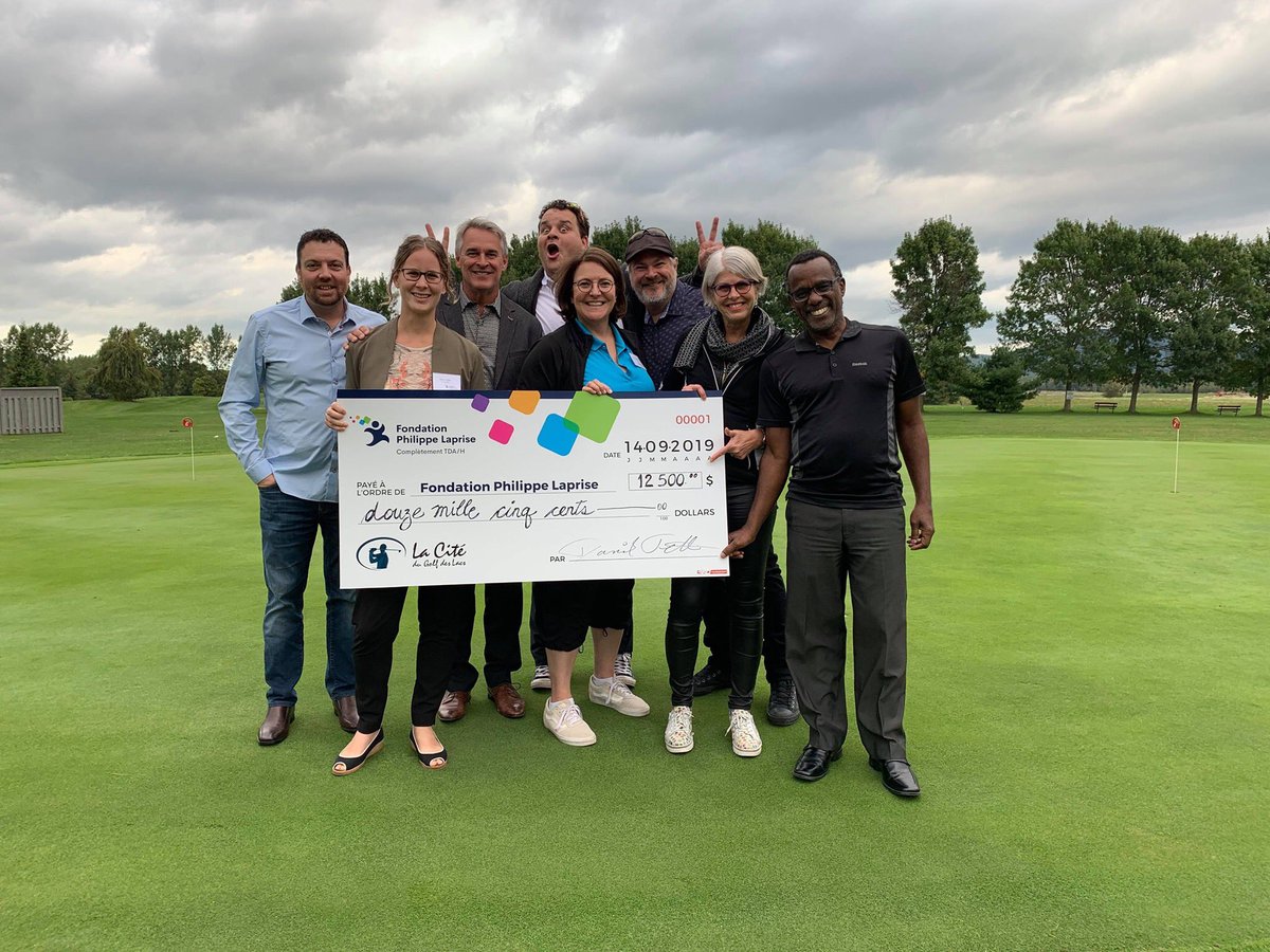 Samedi dernier, on a pu remettre 12 500$ à la Fondation Philippe Laprise pour le TDAH grâce à tous ceux qui ont participé à notre 1er tournoi de golf familial! MERCI pour cette journée extraordinaire et MERCI pour votre soutien!