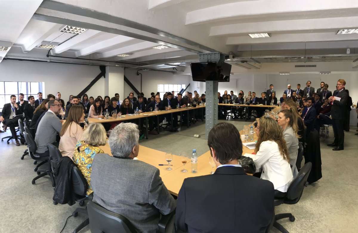 mariuvidal's tweet image. Lindo debate con jóvenes sobre actualidad, vocación política y desafíos. Gracias por invitarme a participar del Seminario País Federal #PF2019 de la @FURPlata. Verlos tan comprometidos con formarse para ser los líderes del futuro me llena de orgullo.