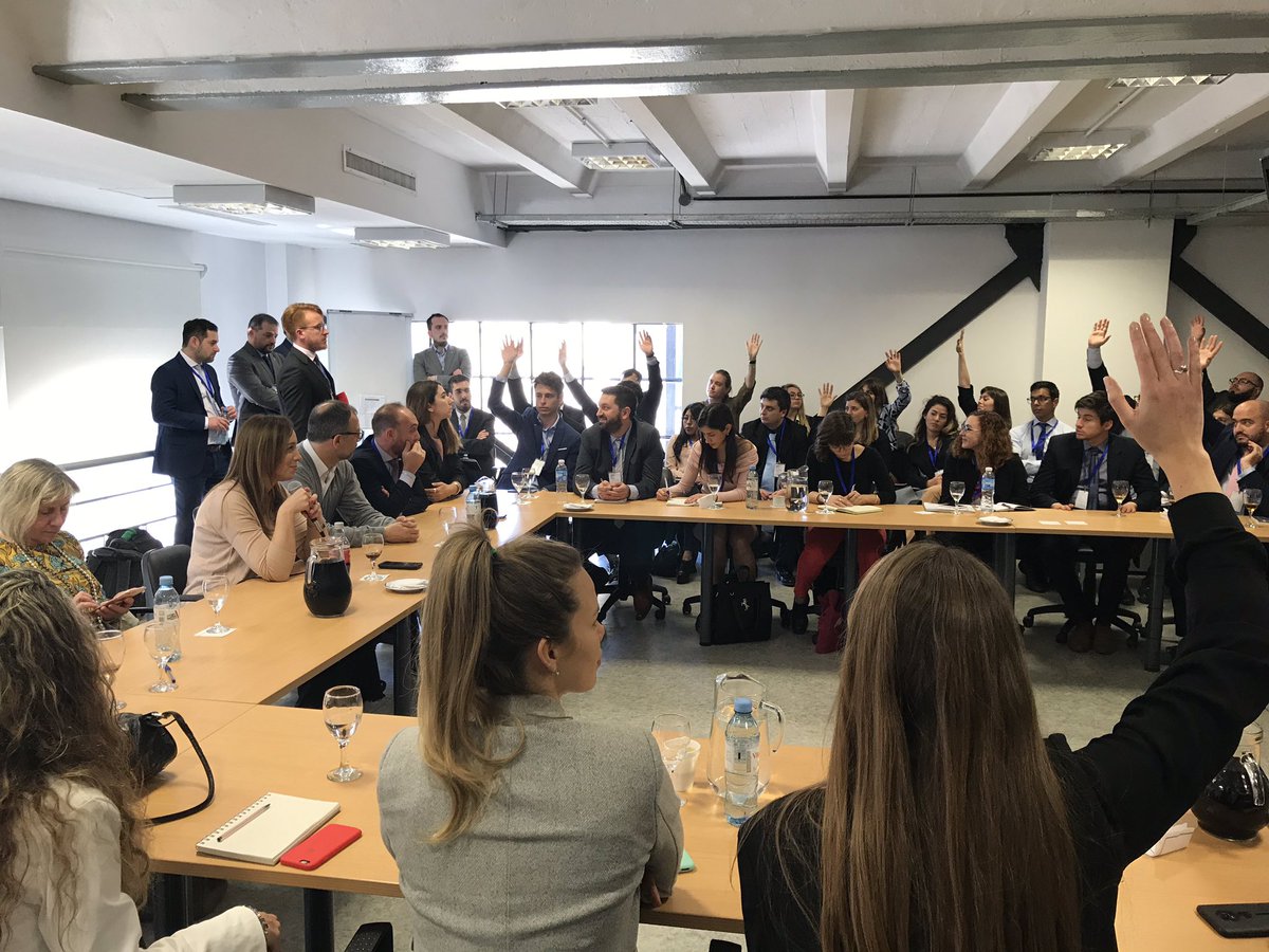 mariuvidal's tweet image. Lindo debate con jóvenes sobre actualidad, vocación política y desafíos. Gracias por invitarme a participar del Seminario País Federal #PF2019 de la @FURPlata. Verlos tan comprometidos con formarse para ser los líderes del futuro me llena de orgullo.