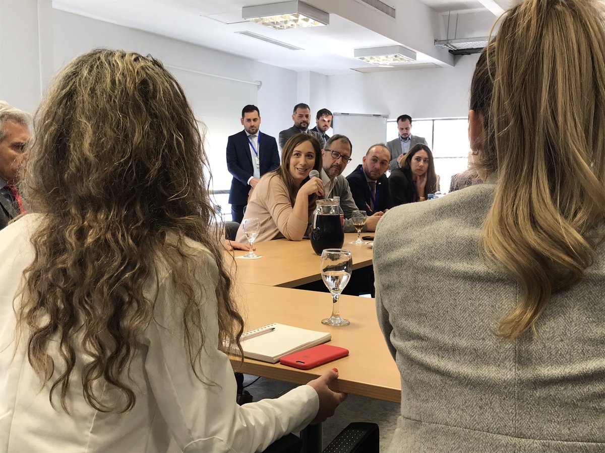mariuvidal's tweet image. Lindo debate con jóvenes sobre actualidad, vocación política y desafíos. Gracias por invitarme a participar del Seminario País Federal #PF2019 de la @FURPlata. Verlos tan comprometidos con formarse para ser los líderes del futuro me llena de orgullo.