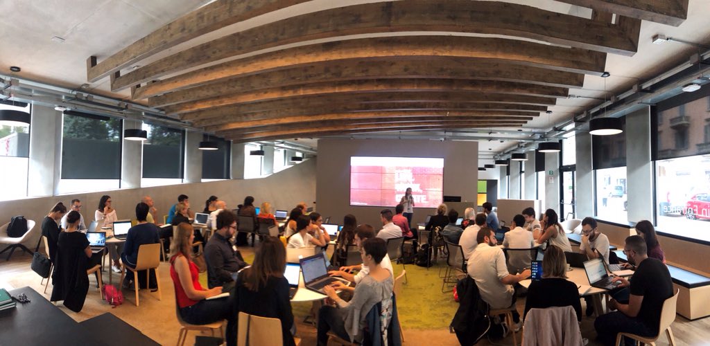 Romagnof's tweet photo. Microsoft Advertising Bootcamp Day 1: amazing day, amazing content, amazing people. 
After a full day of trainings, we have more Microsoft Advertising accredited professionals.  #microsoftadvertising #microsoftadsbootcamp @MonicaOrsino https://t.co/eqVYoQ4IXt