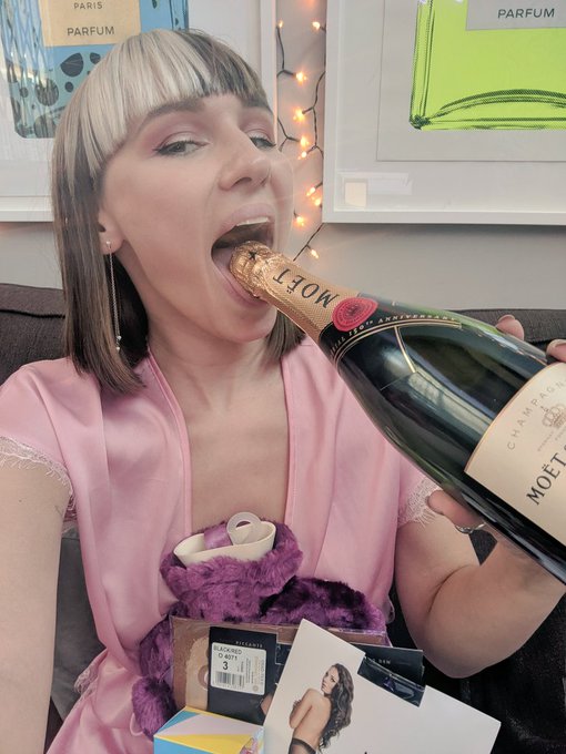 Oh my gosh thank you so much @barrypompey5183 for my gifts for 30k on twitter 😭💖💋 So lovely https://t<a class="tags" target="_blank" title="On Twitter" href="/?out=eyJ0eXAiOiJKV1QiLCJhbGciOiJIUzUxMiJ9.eyJpYXQiOjE3MjIwMjM1NTUsImlzcyI6InR3cG9ybnN0YXJzLmNvbSIsIm5iZiI6MTcyMjAyMzU1NSwiZXhwIjoxNzUzNTU5NTU1LCJyZWRpcmVjdF91cmwiOiJodHRwczovL3R3aXR0ZXIuY29tL2JhcnJ5cG9tcGV5NTE4MyJ9.Qr7wbxIuQ-BpydBR846_2fSiRDmSrquyQTD8eKs5qVLQfsHo1i2jLAkx02M_fpXWD-fA9x1369uEeERL7Tcz5w">@barrypompey5183</a>