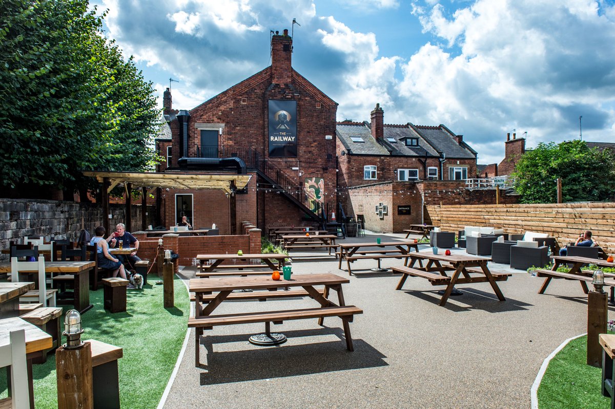 LincolnGBrewing's tweet photo. Our lovely beer garden @RailwayLG #Belper #realale #LincolnGreen https://t.co/cuTtwPO6jR