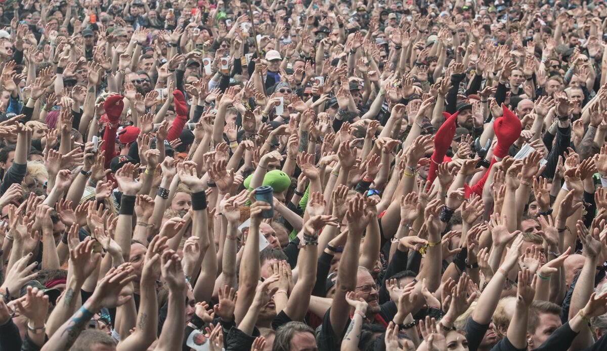 BLOODSTOCKFEST's tweet photo. Hands up who wants to win a pair of #BOA20 tickets?! Tell us about your Bloodstock 2019 experience to be in with a chance of winning. Simply enter the survey here: 
https://t.co/fpQR2gLYuS https://t.co/H6Phb6cZZC