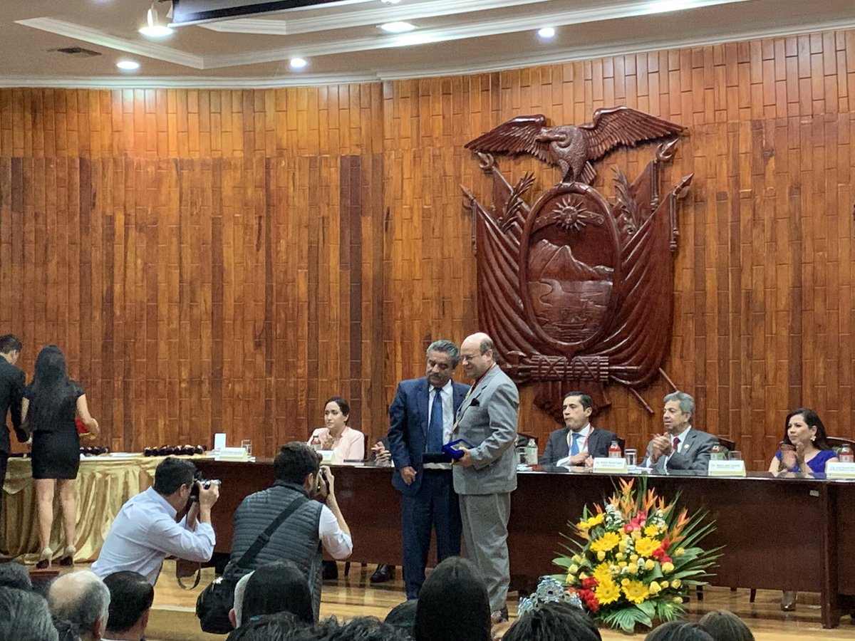 utpl's tweet photo. 🎖👏🏻 Docentes Alexandra Moncayo de #ArquitecturaUTPL y Carlos Mena de #ArtesVisualesUTPL son condecorados por su destacada labor durante Sesión solemne por los
160 años de #LojaFederal y Día de la Provincia. https://t.co/s9wjehHV7a