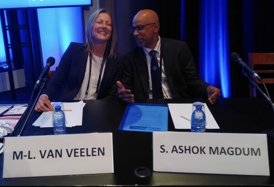 Oxford Craniofacial Unit (@oxfordcranio) on Twitter photo Here is Mr Shailendra Magdum and Dr Marie-Lise Van Veelen Charing an informative session <a href="/Iscfs2019/">ISCFS 2019</a> Here is Mr Shailendra Magdum and Dr Marie-Lise Van Veelen Charing an informative session <a href="/Iscfs2019/">ISCFS 2019</a>
