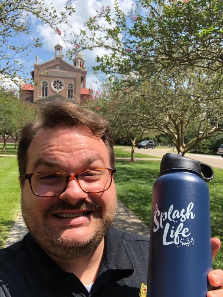 therealh2ocoach's tweet image. 🥛 💧💦 Whether you want your water ice cold or your coffee piping hot, the Splash Life 40oz stainless steel jug will do the job.
Stay hydrated today and everyday!💧
.
.
.
📸@tcstelly
.
.
.
#H2OCOACH #splashlife #stainlesssteeljug #hydratedaily #wegotyou