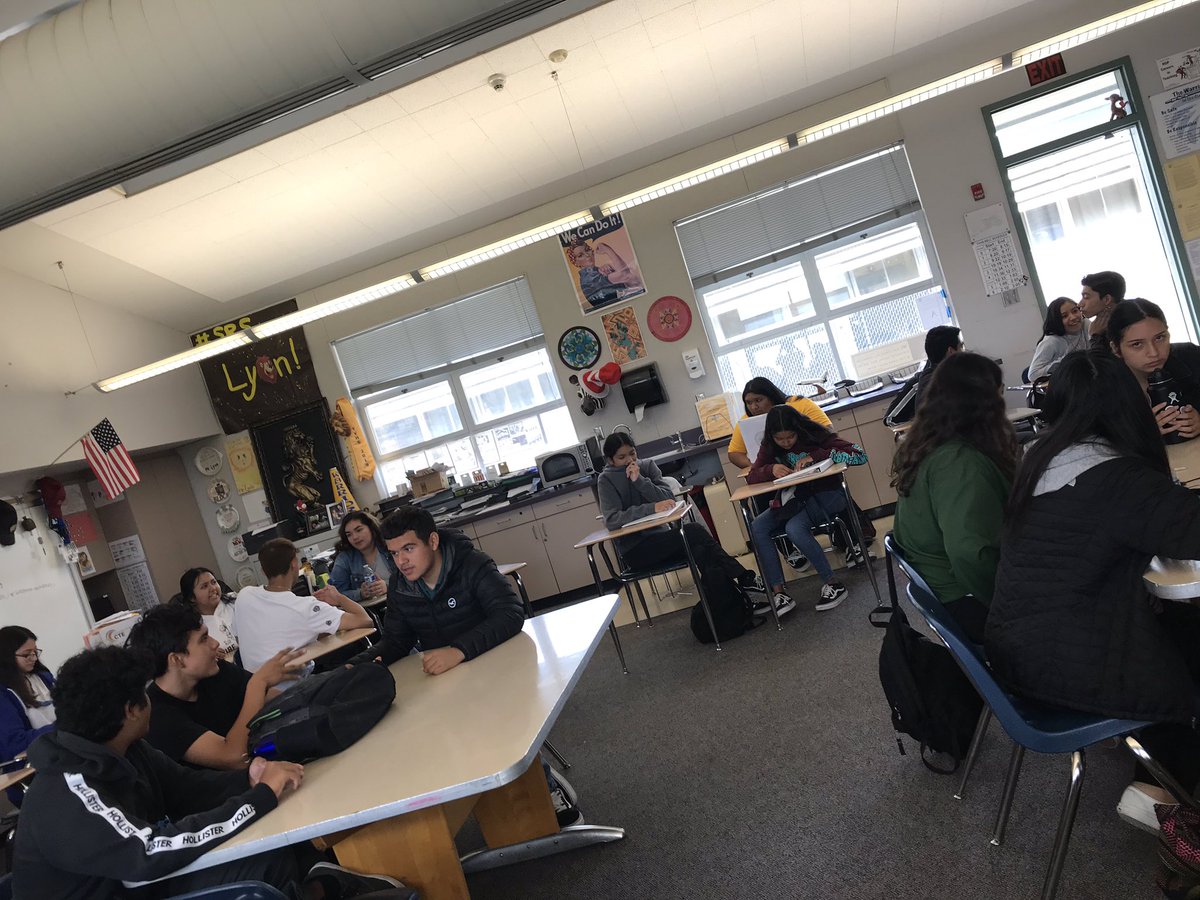 mssusanshih's tweet photo. Student discussions in Mr. Lyon’s US History class! @YgnacioValley #edacademy #TR1BE #alwaysawarrior @MtDiabloUSD #teammdusd https://t.co/t1o84O7bBP