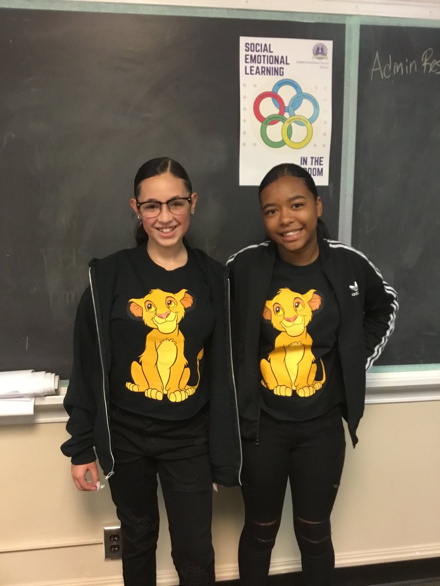 👀👀Am I seeing double?  Lynch students celebrating spirit week. #spiritweek #twinning #twinday #RAMSpride