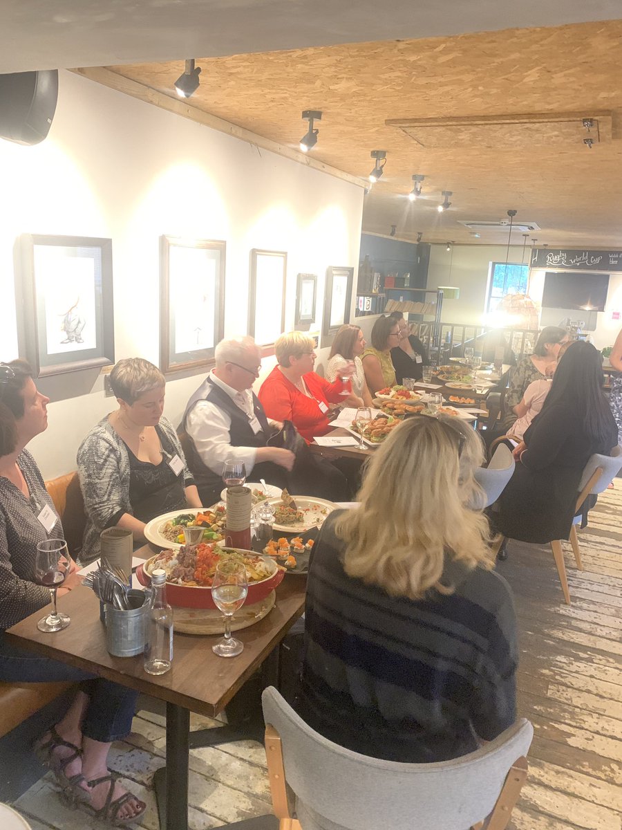 LucyEckley's tweet photo. I love the community that we are building in Oxford Independent Consultants Meetup. Last night @MelanieInspires generously shared her wisdom on #motivation
I’m already excited about our next #OICMeetup on 12 November. https://t.co/W1um6gNaeI