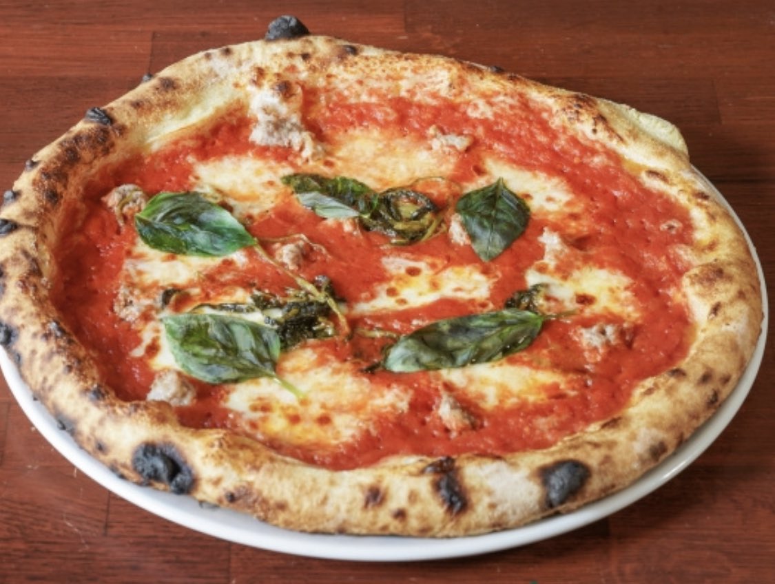 FPizzaGla's tweet photo. Like and Retweet - we are giving away 4 pizzas and sides. Simply Like, Retweet and tag friends. Winner will be announced Monday Monday 23rd Sept. #sourdough #fpizza #finsbay #pizza #lovedough #neopolitanpizza #craftpizza #bestweepizza https://t.co/imybeuCNHT