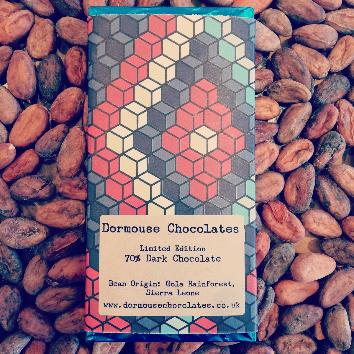 Just received @twinfairtrade HQ - @Golarainforest single origin bar from @Dormousechocs! Beautifully packed, too beautiful to rip it apart? 😋 #chocolate #cocoa #SierraLeone