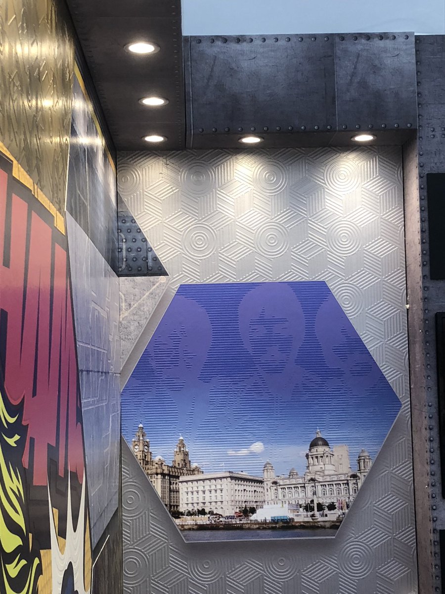 12thetop's tweet photo. Great first day @designlondon with the Dimense digital printer #intagliowallpaper #design #Wallpapers #interiordesigner #bespoke https://t.co/egoK0VbgS9