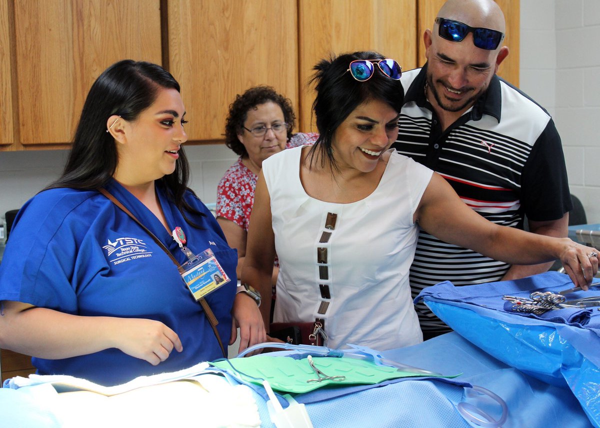 TSTCHarlingen's tweet image. TSTC’s Surgical Technology program is celebrated #surgicaltechnologyweek and #nationalhealthcaresimulationweek with an open house for its students’ family and friends. It was inside look into the programs training equipment and tools. #TSTCProud