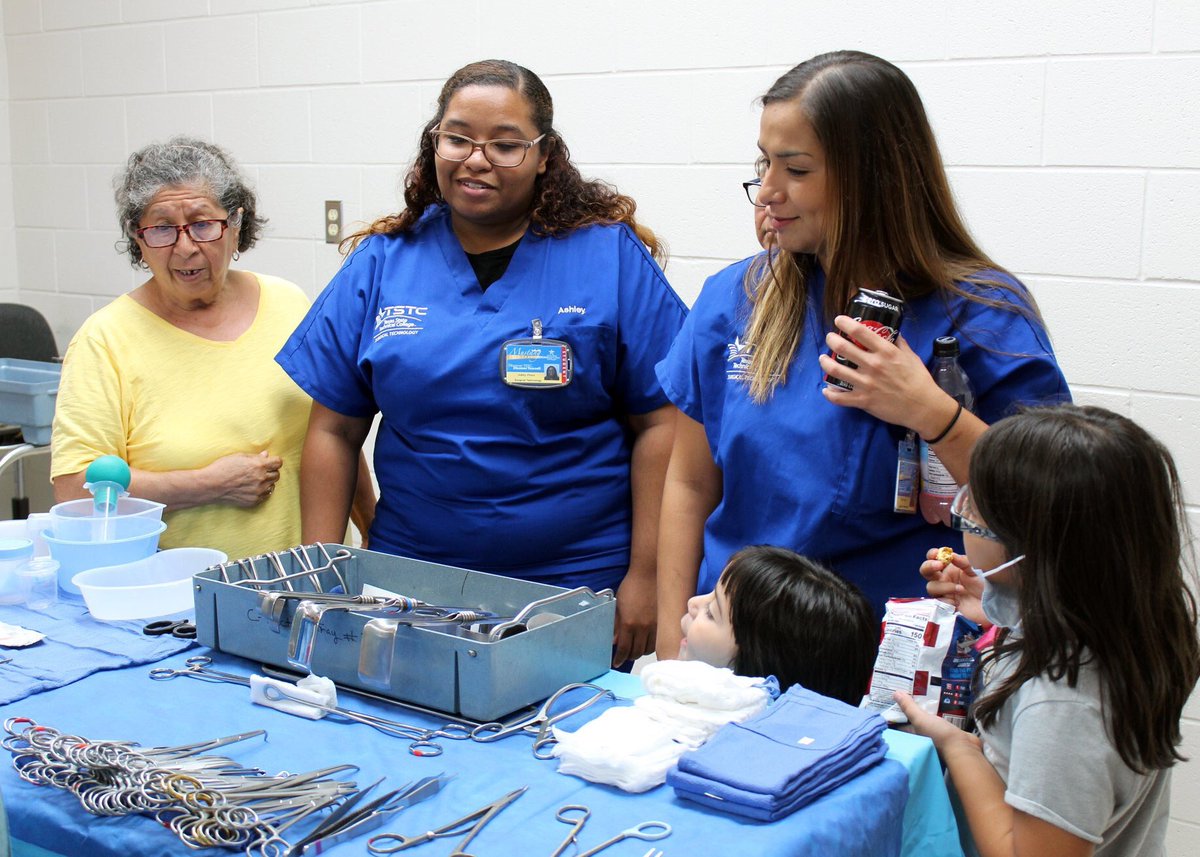 TSTCHarlingen's tweet image. TSTC’s Surgical Technology program is celebrated #surgicaltechnologyweek and #nationalhealthcaresimulationweek with an open house for its students’ family and friends. It was inside look into the programs training equipment and tools. #TSTCProud
