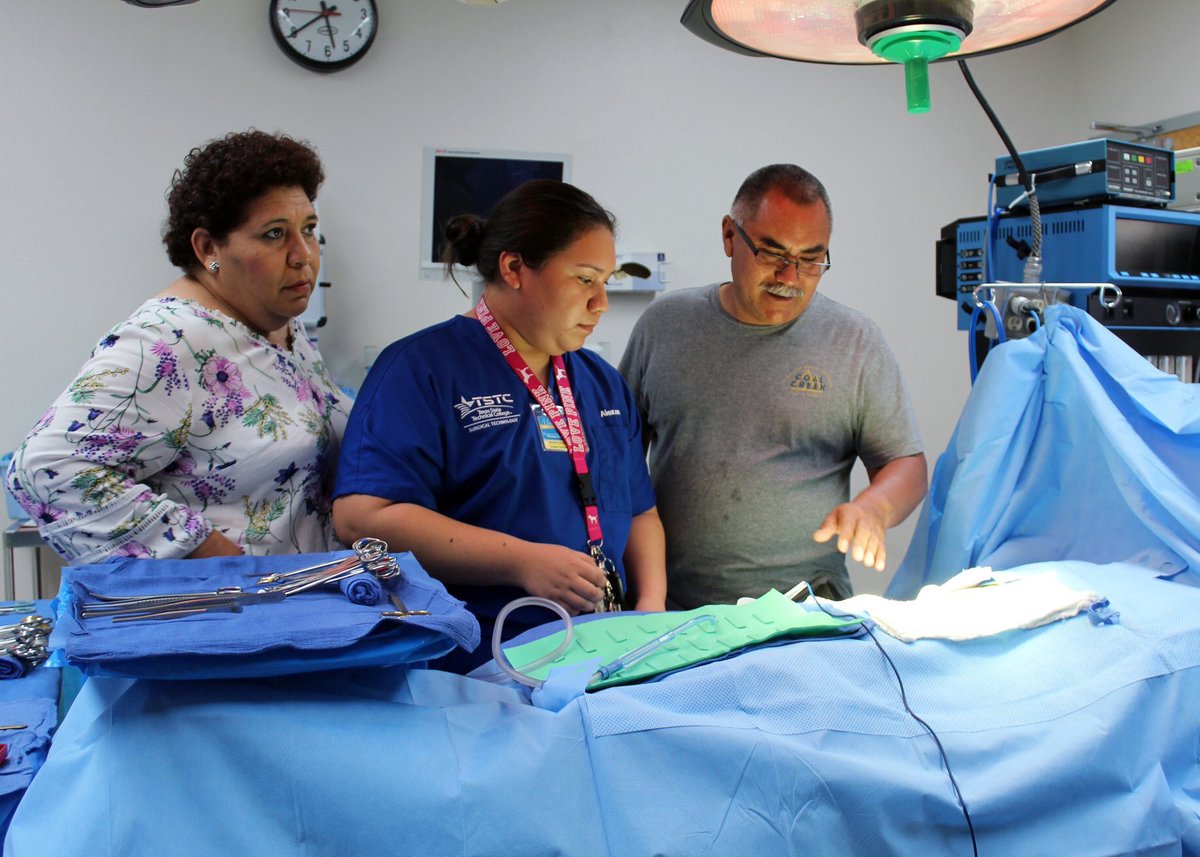 TSTCHarlingen's tweet image. TSTC’s Surgical Technology program is celebrated #surgicaltechnologyweek and #nationalhealthcaresimulationweek with an open house for its students’ family and friends. It was inside look into the programs training equipment and tools. #TSTCProud