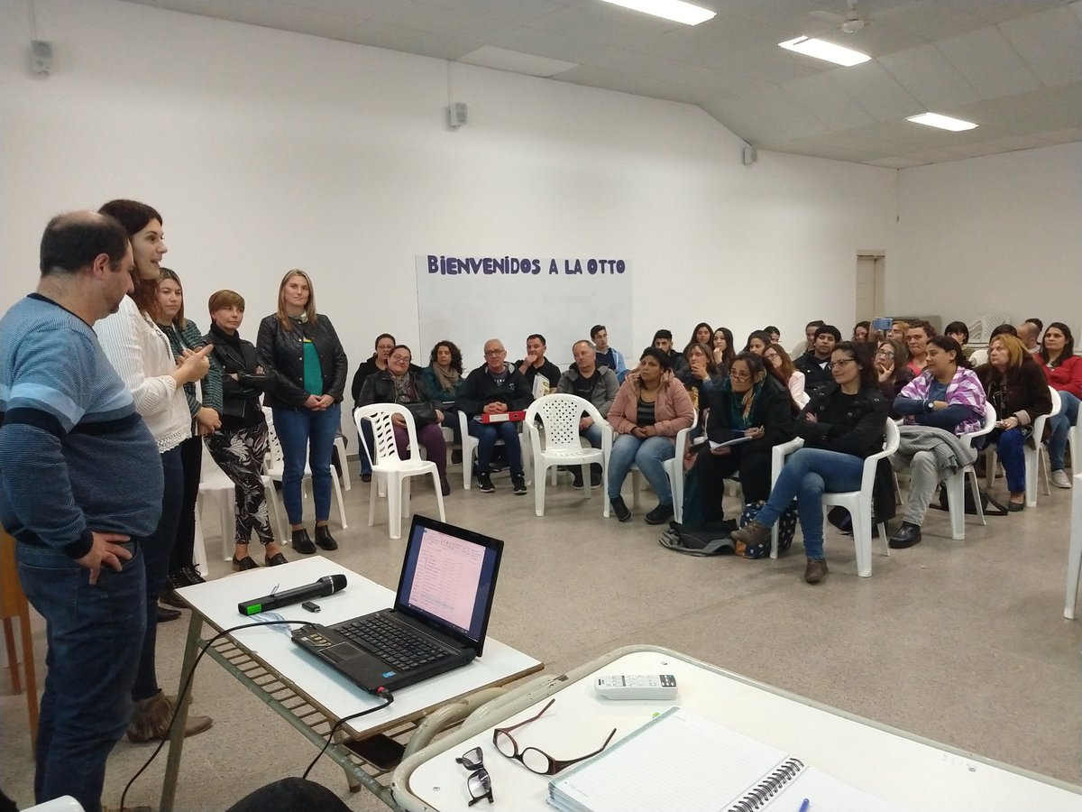 AppellaClaudia's tweet photo. MED de Escuelas Promotoras. 9 de Julio. Región 15.
Las Escuelas Promotoras presentaron la experiencia a estudiantes del ISFD y T N° 4. Apostamos a que nuestros alumnos aprendan más!!!!
@adriana_frega @susanacrespi1 @LVallabriga @SecundariaDGCYE @luciagalarretab https://t.co/29WSlIO8rg