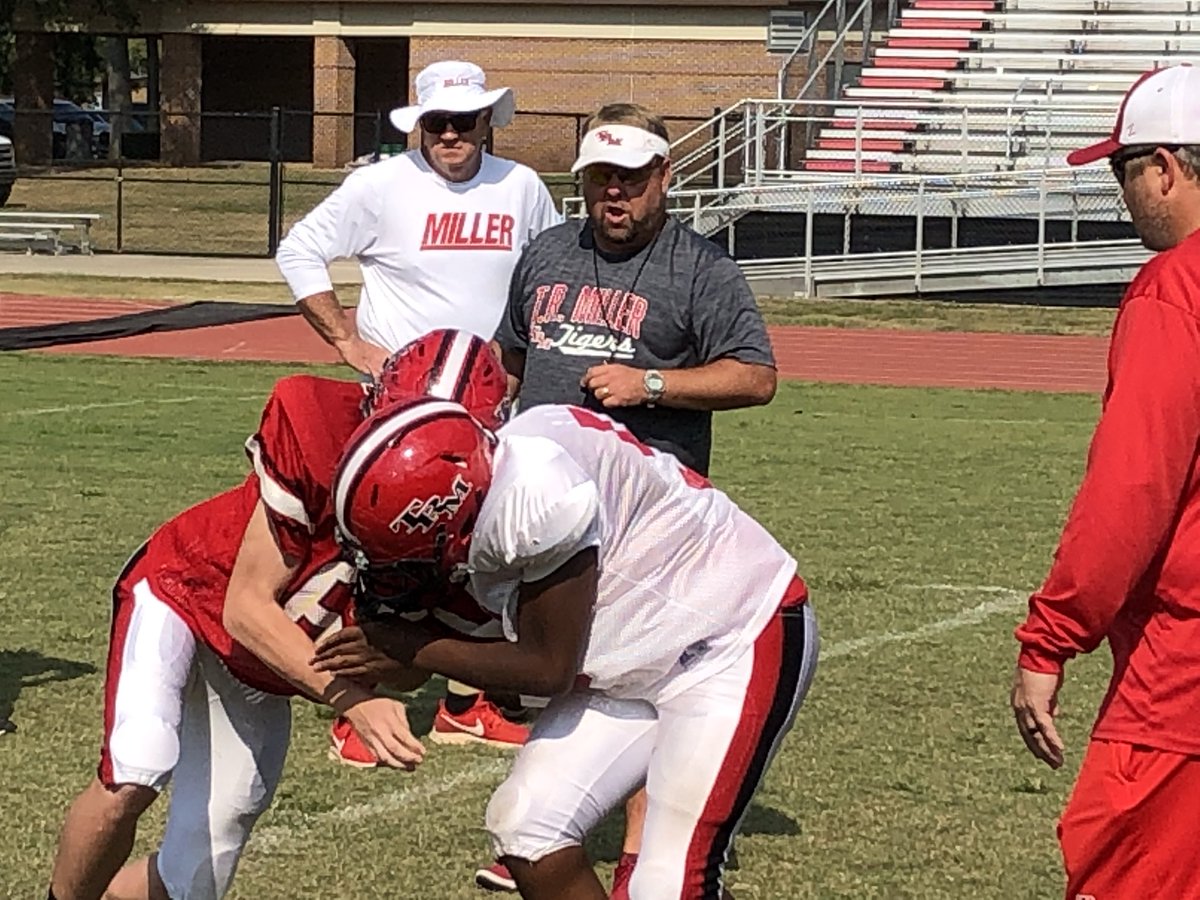 stevenissim's tweet photo. Proud program @TRMillerFootba1 on 3rd new coach in 4 years but Brent Hubbert seems to have quickly restored order. Coach that won 3 straight state titles at Maplesville is our Spotlight story Friday night. #PrepFootballFinal @weartv @hubbert_brent https://t.co/C6HcY6fF89