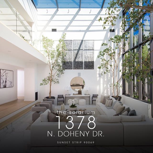 JustinPerlstein's tweet photo. Just Listed - $9,995,000 - “The Solarium" a highly anticipated lower Doheny Estate showpiece, offers absolute privacy gated with lush landscaping and a generous motor court. Having undergone an immaculate renovation with the finest quality materials and … https://t.co/5OFJzs2gvf https://t.co/55BicDaGjK