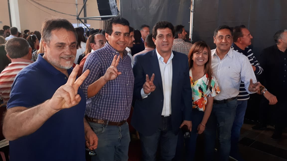 MinutoRiojaLR's tweet photo. En vivo por  @MinutoRiojaNews
 todo el acto de la presentación de la lista @PjOficialLR
 @SergioGCasas @QuintelaRicardo @Florelop @TeresitaMadera @Amoroso_Gaby EN VIVO @MinutoRadio
 100.5 En el medio más #Independiente Y GRANDE DE LA RIOJA. #nosecompra #nosevende #seescucha https://t.co/DutBaha3yf