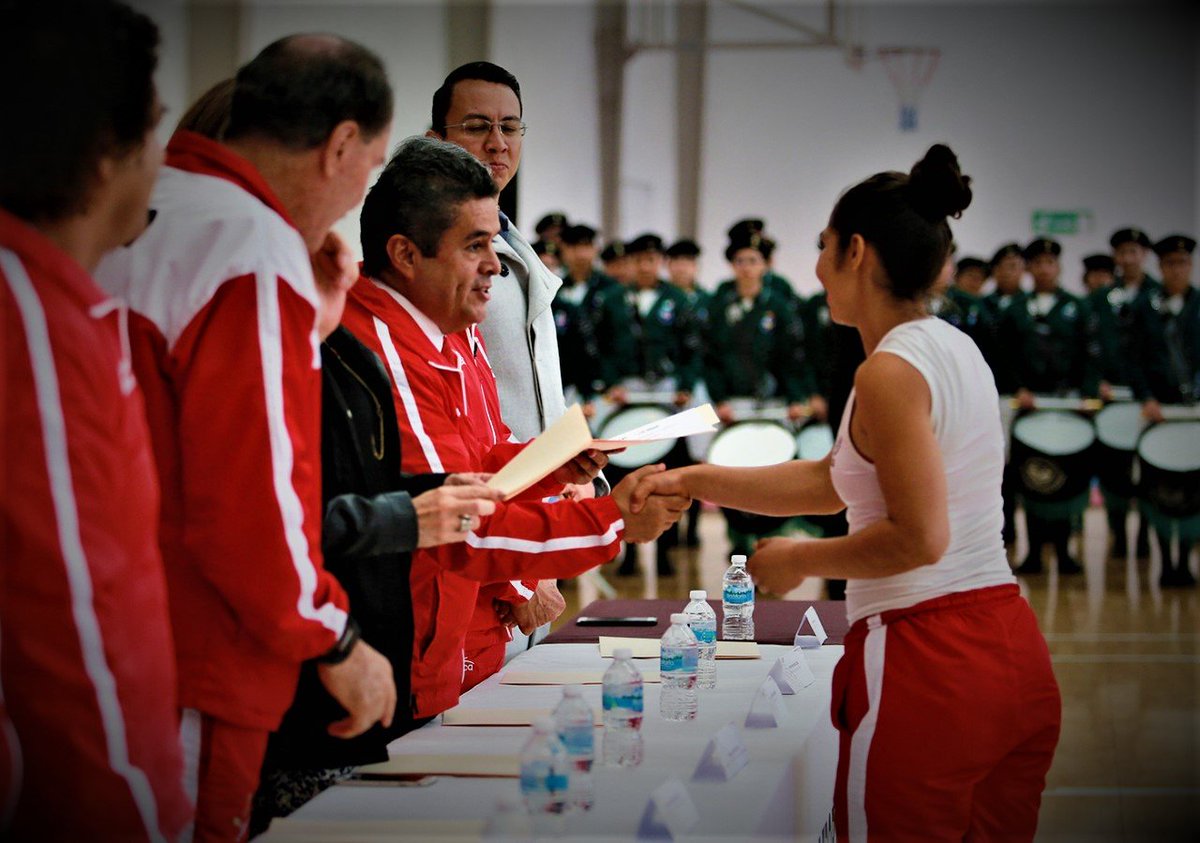 todomenosfut's tweet photo. #DeporteMexicano ¡Bienvenida!

En la @ENED_oficial nombran a la nueva generación de la unidad e identidad.

https://t.co/mGfbaqS6At https://t.co/ZYDbaCN98r