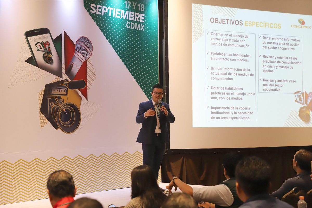 laconcamex's tweet photo. El Gerente de Comunicación Social de Concamex, Zeferino Raciel Ramírez y parte del Comité de Comunicación Concamex; Roberto Becerra y Francisco Álvarez, impartiendo el taller de Manejo de Medios de Comunicación. #Concamex #ForoConcamex #Cooperativizar #ForoComunicación https://t.co/BjRwJMSYPq