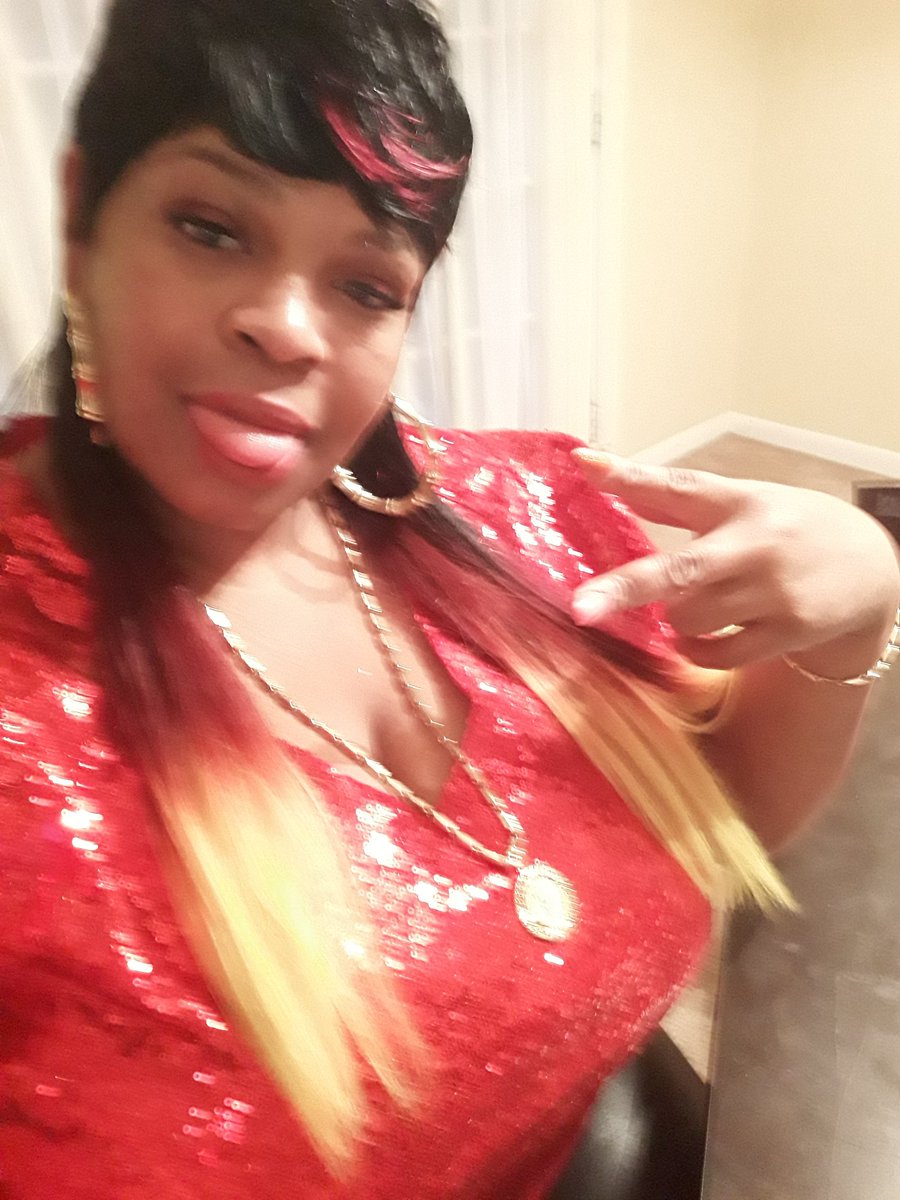 #everythingbig #everythingbiggirl #ecmd #djpunch #codagrooves #red #sparkles #blackgirlmagic #femaleempowerment #rapper #POPMUSIC #money