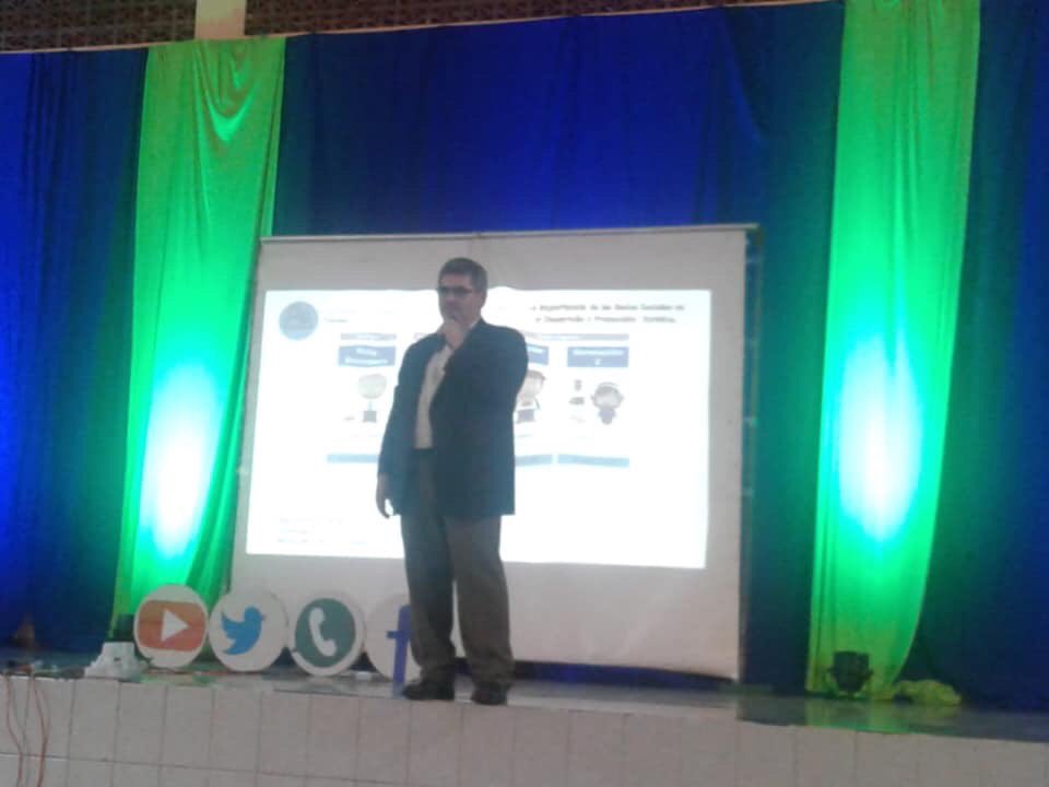 CASATUR_SV's tweet photo. Este dia CASATUR participó en el Congreso organizado por la Universidad Agape "Innovando el Desarrollo Turístico de El Salvador", con la exposición "La Importancia de la Redes Sociales en el Desarrollo Turístico" impartida por el Lic.Raúl Carcamo.
#CASATUR #TurismoSV https://t.co/egpmP6DH7h