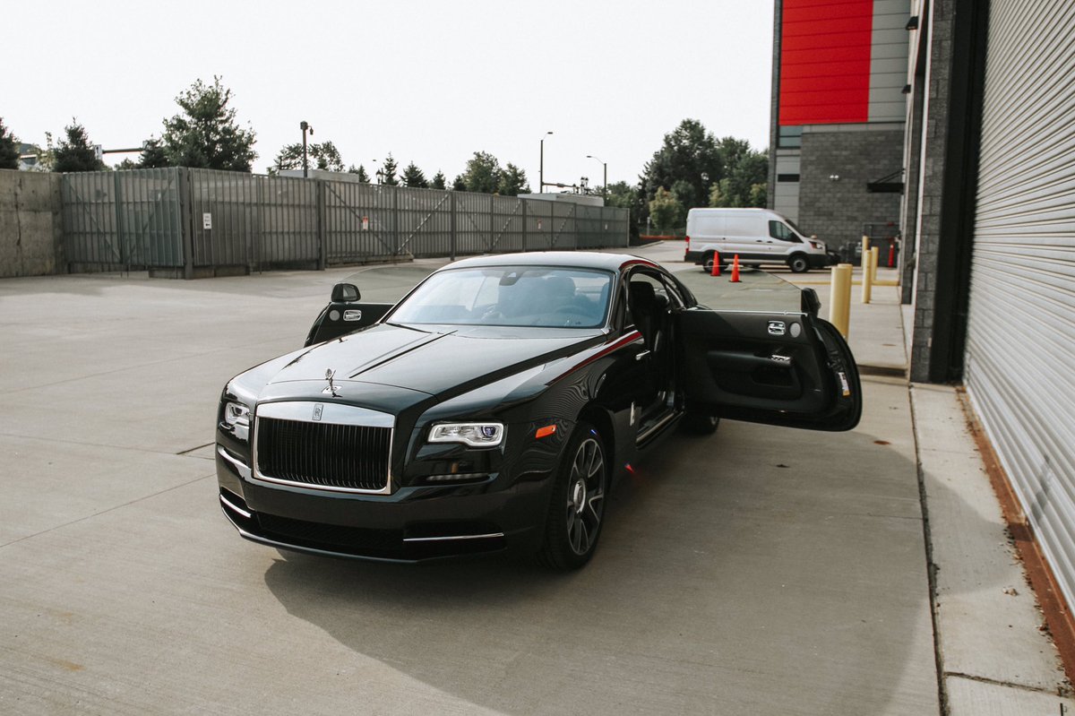 Suicide doors OPEN. 🖤✨ #RollsRoyceCLE <a href="/RollsRoyceNA/">Rolls-Royce America</a>