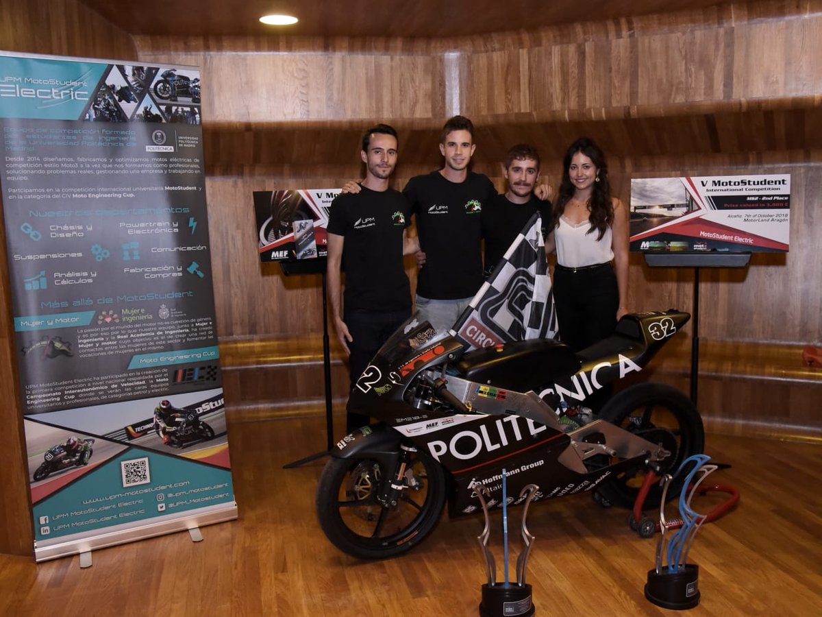 UPM_Motostudent's tweet photo. Ayer el equipo UPM MotoStudent Electric estuvo presente en la final del concurso de ingeniería TECHMI para alumnos de E.S.O. 
Junto al apoyo de la @ComunidadMadrid y @AmigosIng, iniciativas como estas pretenden acercar y dar a conocer a l@s más jóvenes. https://t.co/fd1IsAuqwF