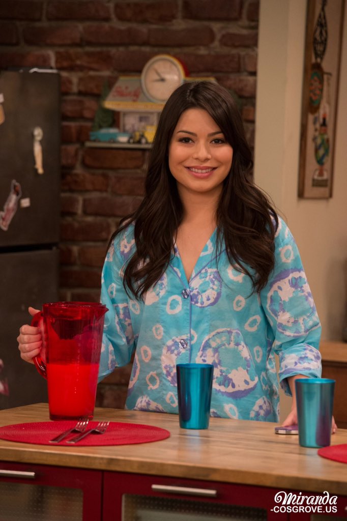 _kCarly_'s tweet photo. The beautiful and talented @MirandaCosgrove as Carly Shay https://t.co/5NPdGZseSn