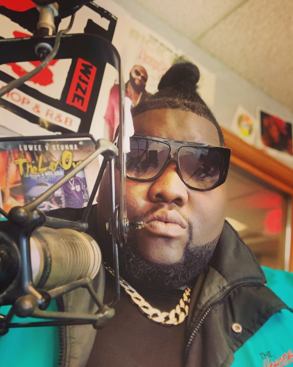 musiclee2's tweet photo. 🎙Hosting the CountDown today in HOT 97.3 @HOT973
Thanks for having me, until next time!!!
#ml2yellowalbum⚠️ #MUSICLEE2
Album Available for download...
https://t.co/TT5RN5jS6K https://t.co/NieHT1Qsiy