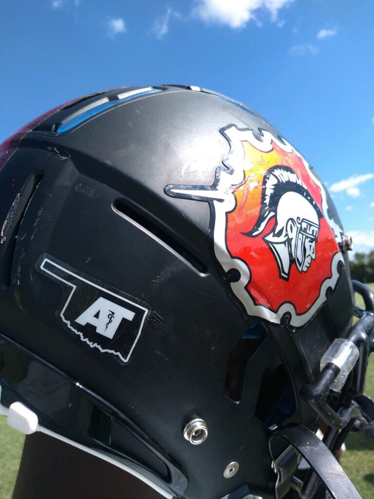 JeanieBrooks_10's tweet photo. Douglass High School-OKC is participating in the celebration W/
Athletic Trainers & how they work HARD to keep high school athletes safe on the daily #AT4ALL #SafetyinFootball @OKATC https://t.co/zs82v7DmPg