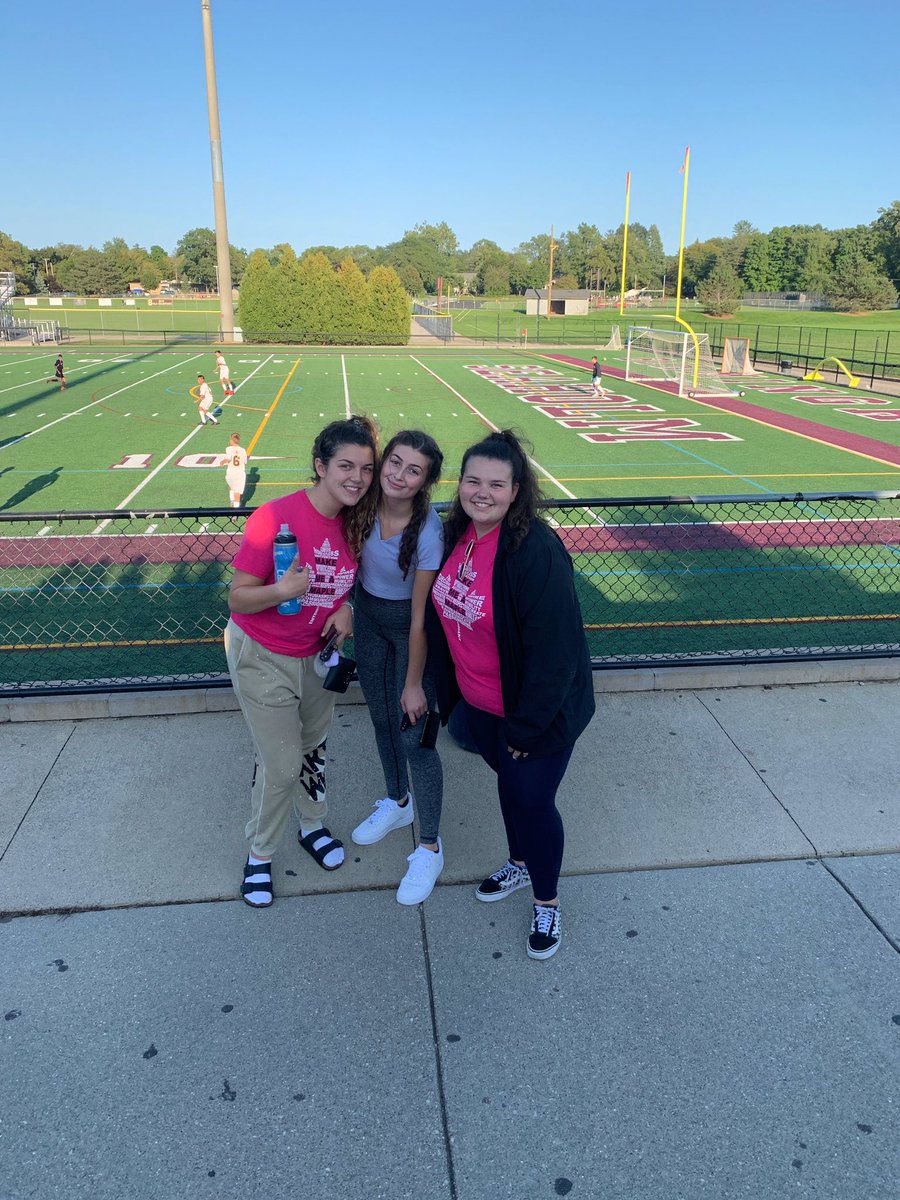 M3Seaholm's tweet image. Crew Leaders supporting their freshmen at the soccer game! #linkcrew #leaders #totalsupport @seaholmhs @BoomerangPrjct @SoccerSeaholm