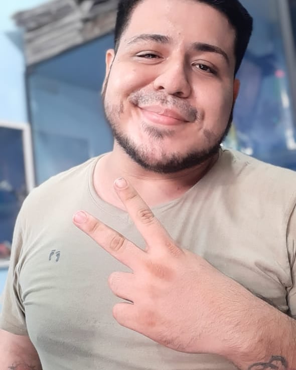 SEGUIMIENTO | 😱🔫 ASALTO A LA PASTELETERÍA DE LA AV. HUAYACÁN 😱🔫

El día Jueves 25 de Julio del 2019 siendo las 8:27 pm dos sujetos con cubrebocas en el rostro entraron al establecimiento...

NOTA: facebook.com/59286375455252…

VIDEO: facebook.com/minutoaminutoc…