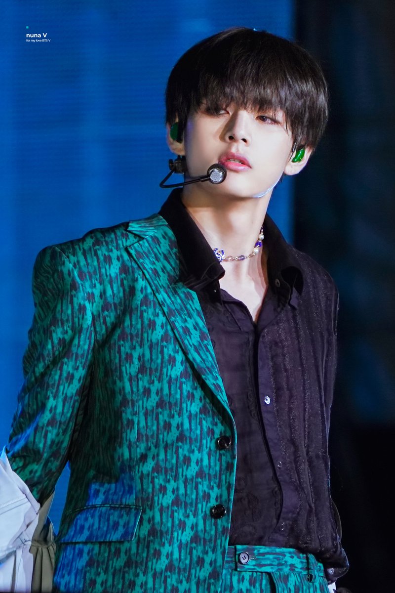 rupauan's tweet photo. (ano Upchar)  [HQ] 190505 SYS tour in LA
언제나 멋있는 우리 태형이 싱귤💜

#Singularity500Days
#TaehyungOurPride
#소중한선물_싱귤래리티500일축하해

#이삐사진전 #태형 #방탄소년단뷔 #BTSV #TAEHYUNG 
BTS_twt https://t.co/95Pw39rDLJ