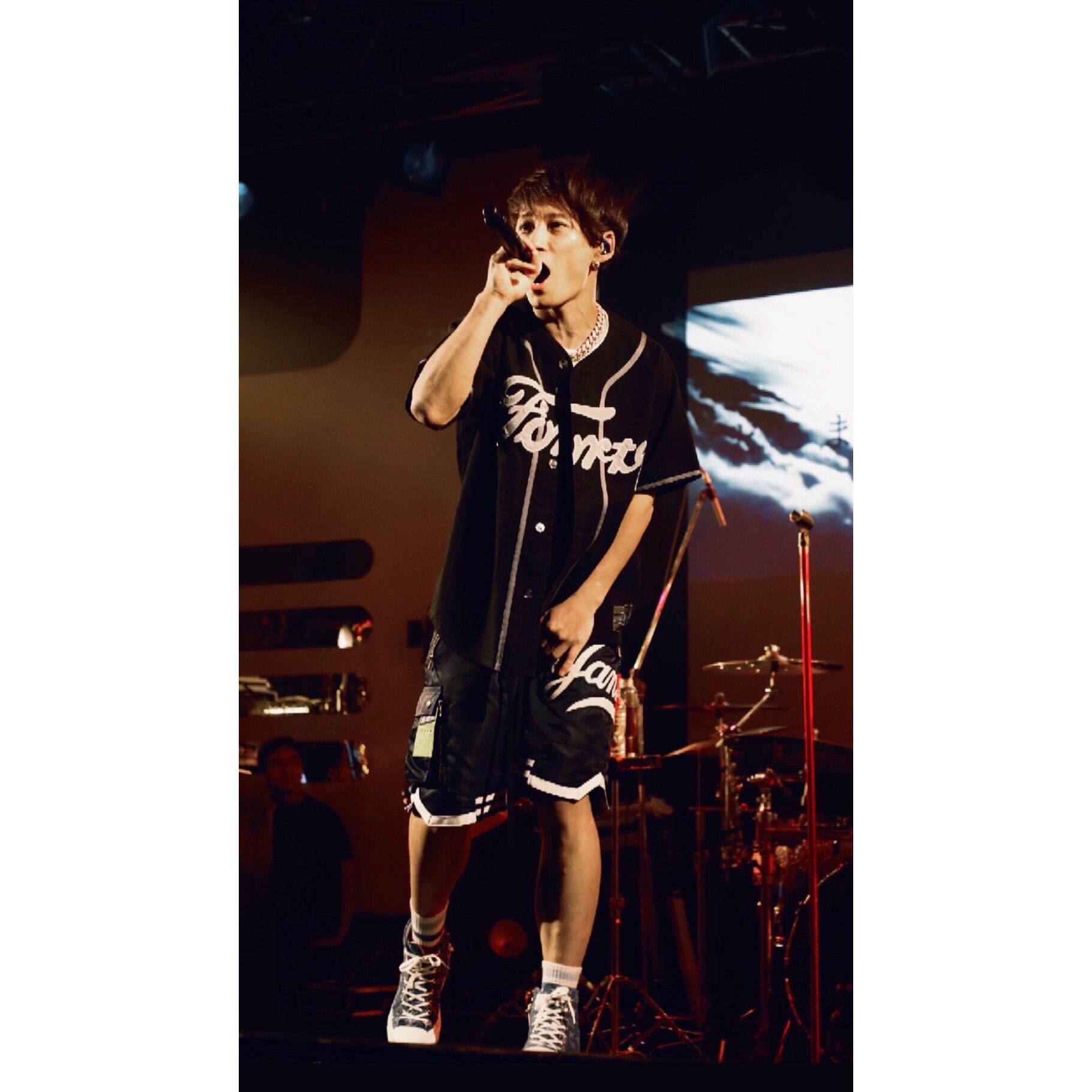 UVERworld TAKUYA∞着用 アミリスニーカー